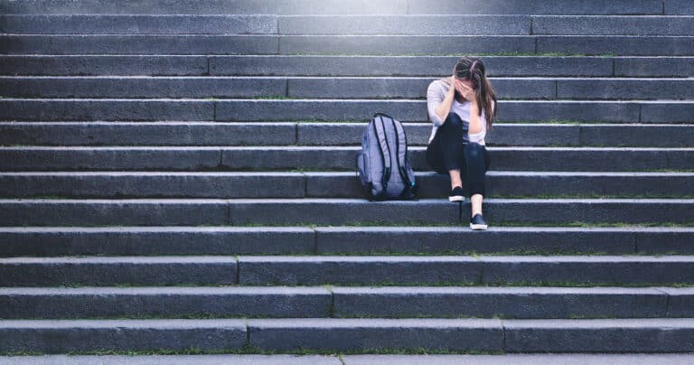How to Survive High School With Social Anxiety